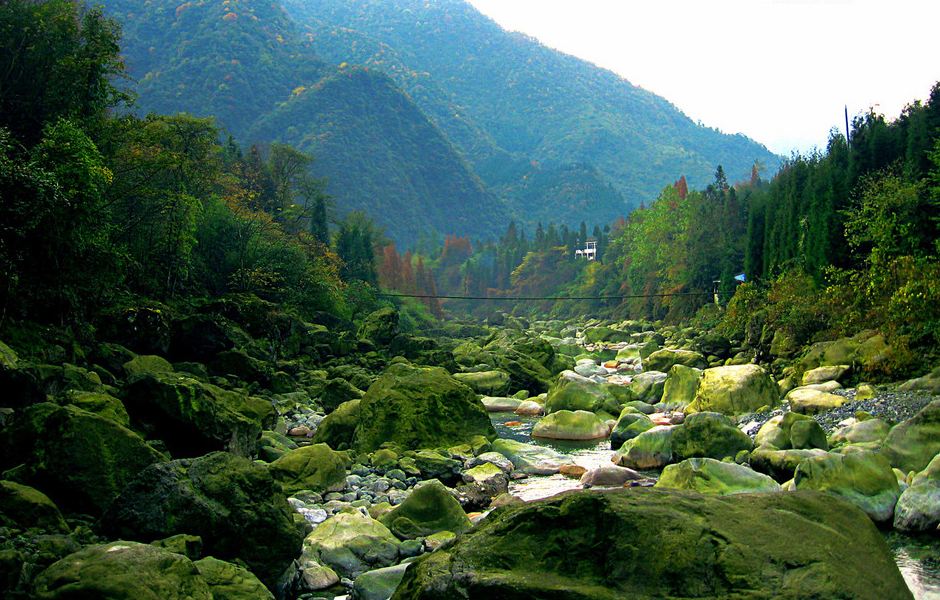 沂水旅游跟团游：沂水是一处闻名遐迩的旅游胜地，令人流连忘返